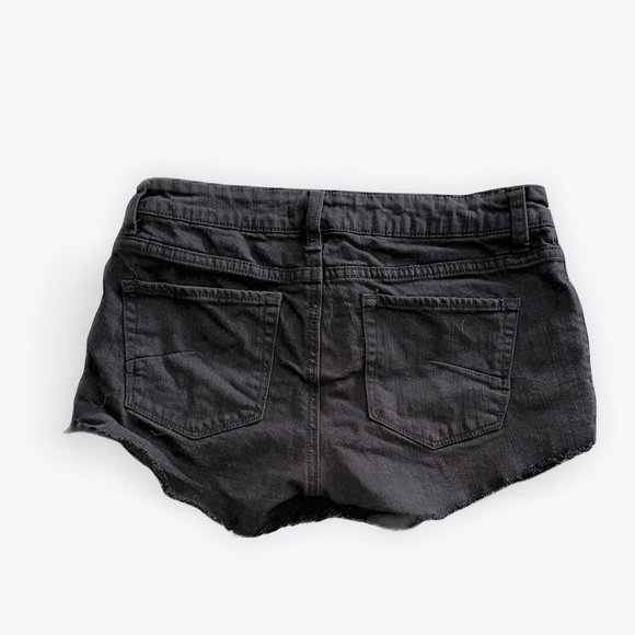 Aritzia  Talula Raw Edge Shorts in Black Size 26 - Picture 2 of 3